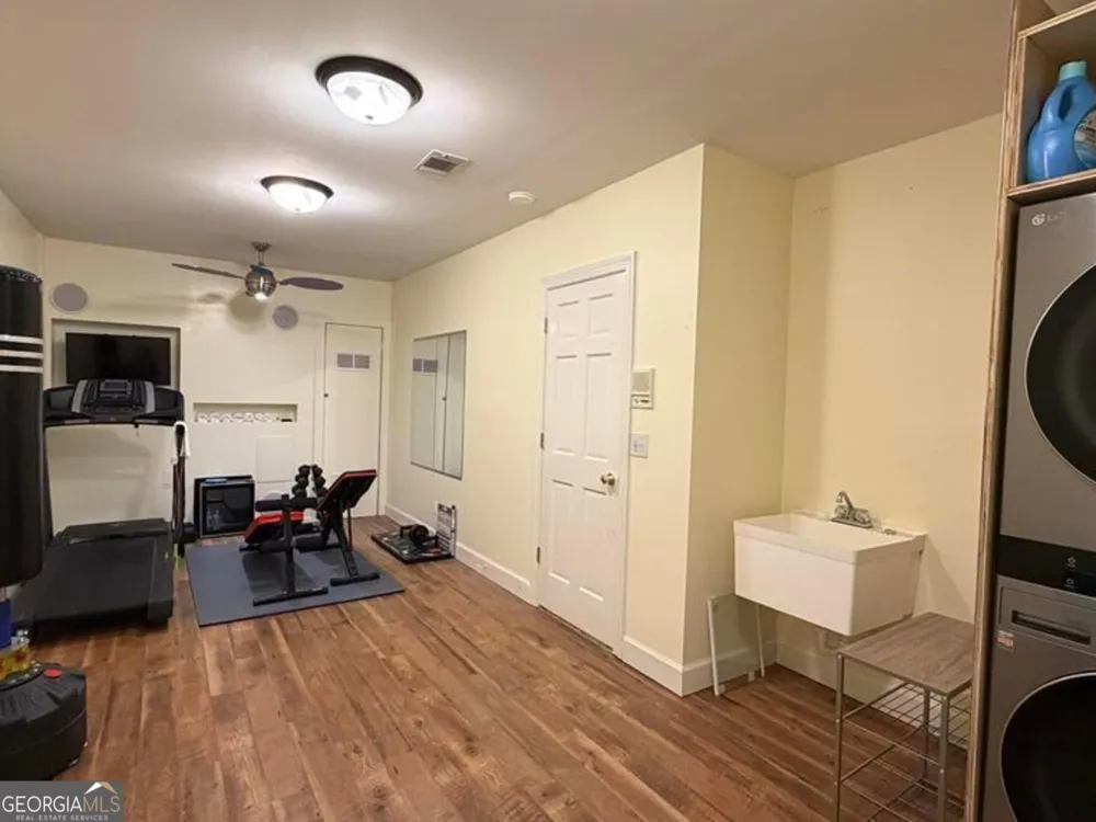 110 Holly DR Warner Robins, GA 31088