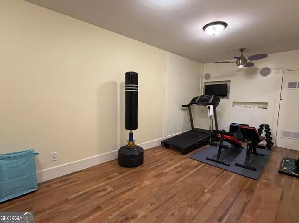 110 Holly DR Warner Robins, GA 31088