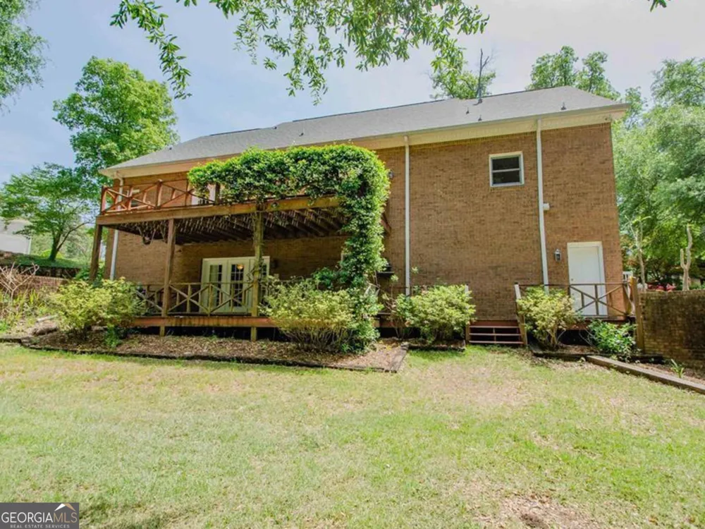110 Holly DR Warner Robins, GA 31088