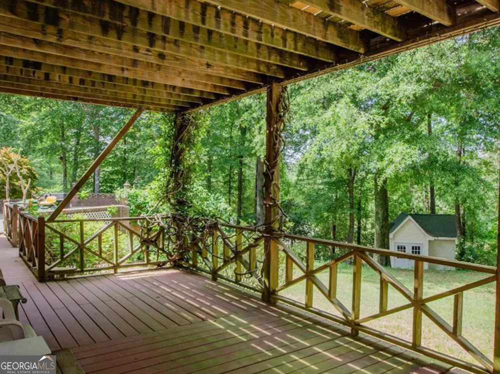 110 Holly DR Warner Robins, GA 31088