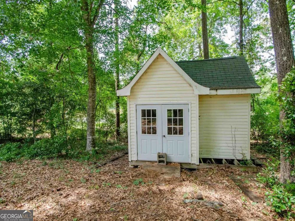 110 Holly DR Warner Robins, GA 31088