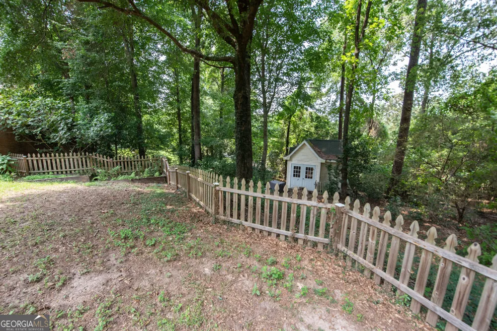 110 Holly DR Warner Robins, GA 31088