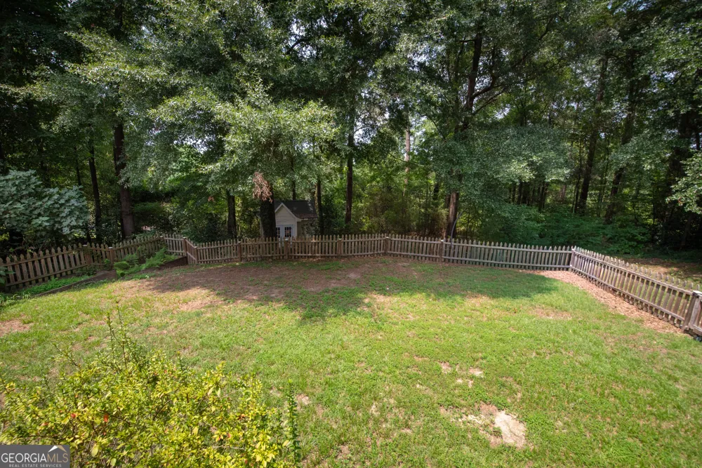 110 Holly DR Warner Robins, GA 31088