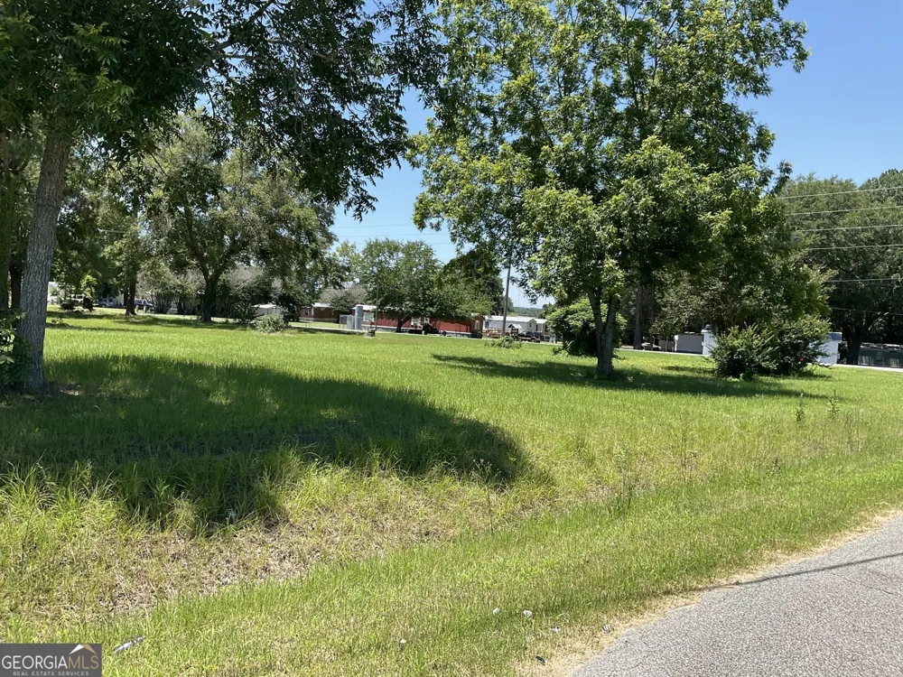 712 Sumner RD Moultrie, GA 31768