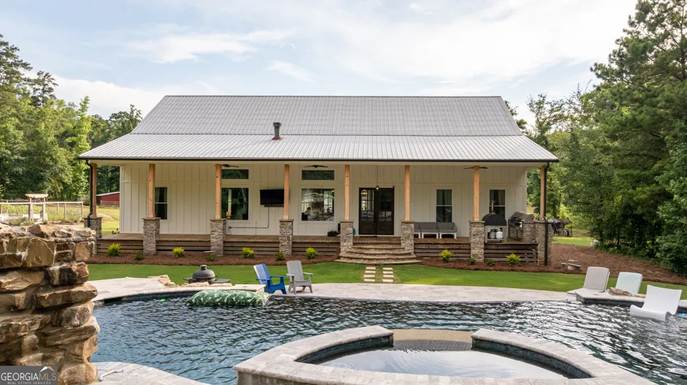 325 Scuffleboro RD Eatonton, GA 31024