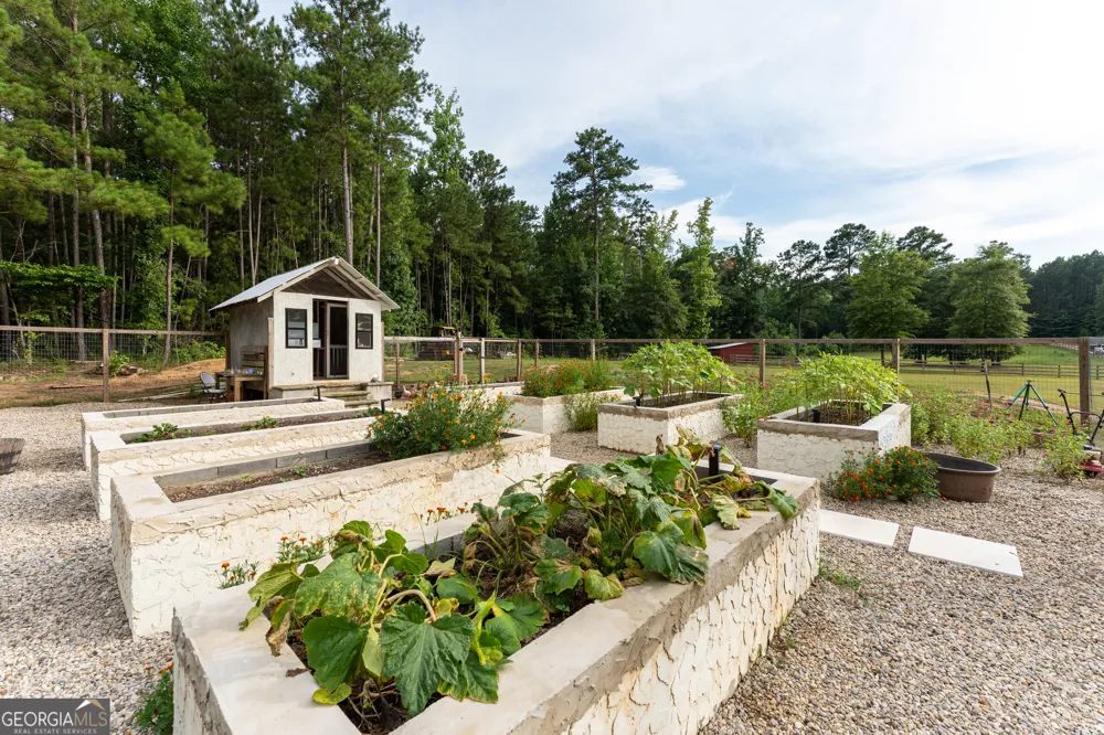 325 Scuffleboro RD Eatonton, GA 31024