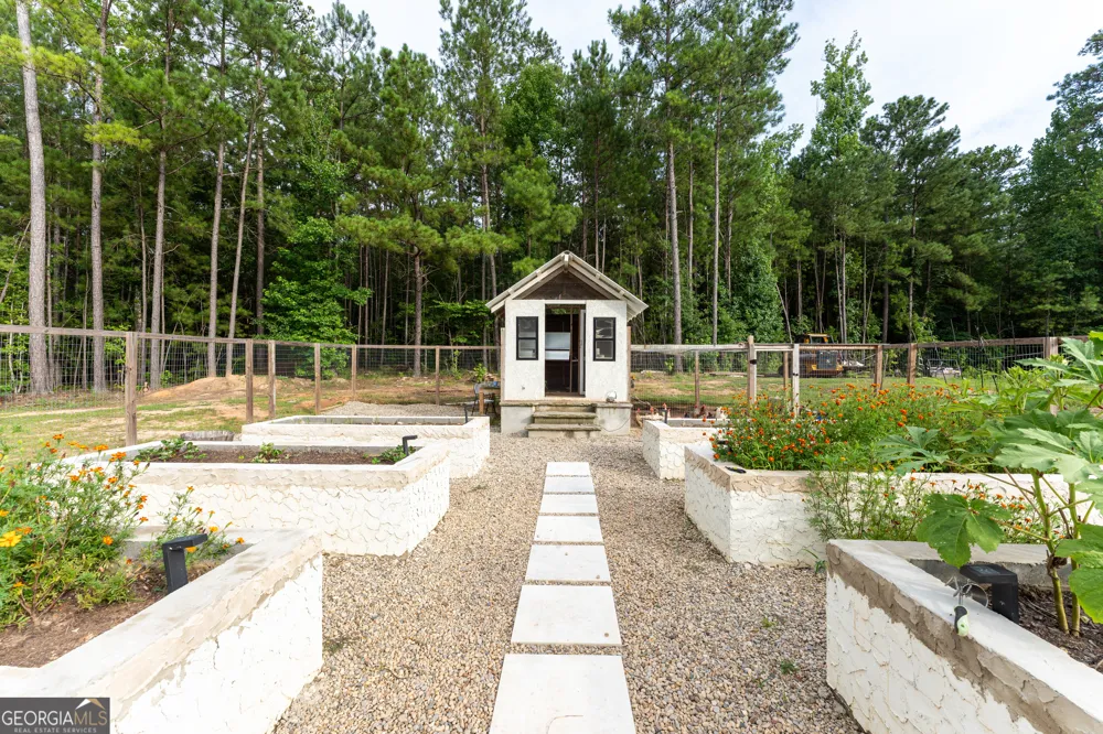 325 Scuffleboro RD Eatonton, GA 31024