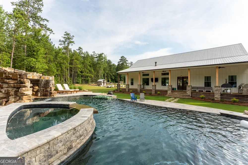 325 Scuffleboro RD Eatonton, GA 31024