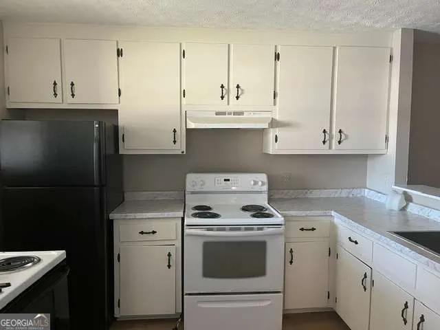 1290 Knoll CT NW Conyers, GA 30012