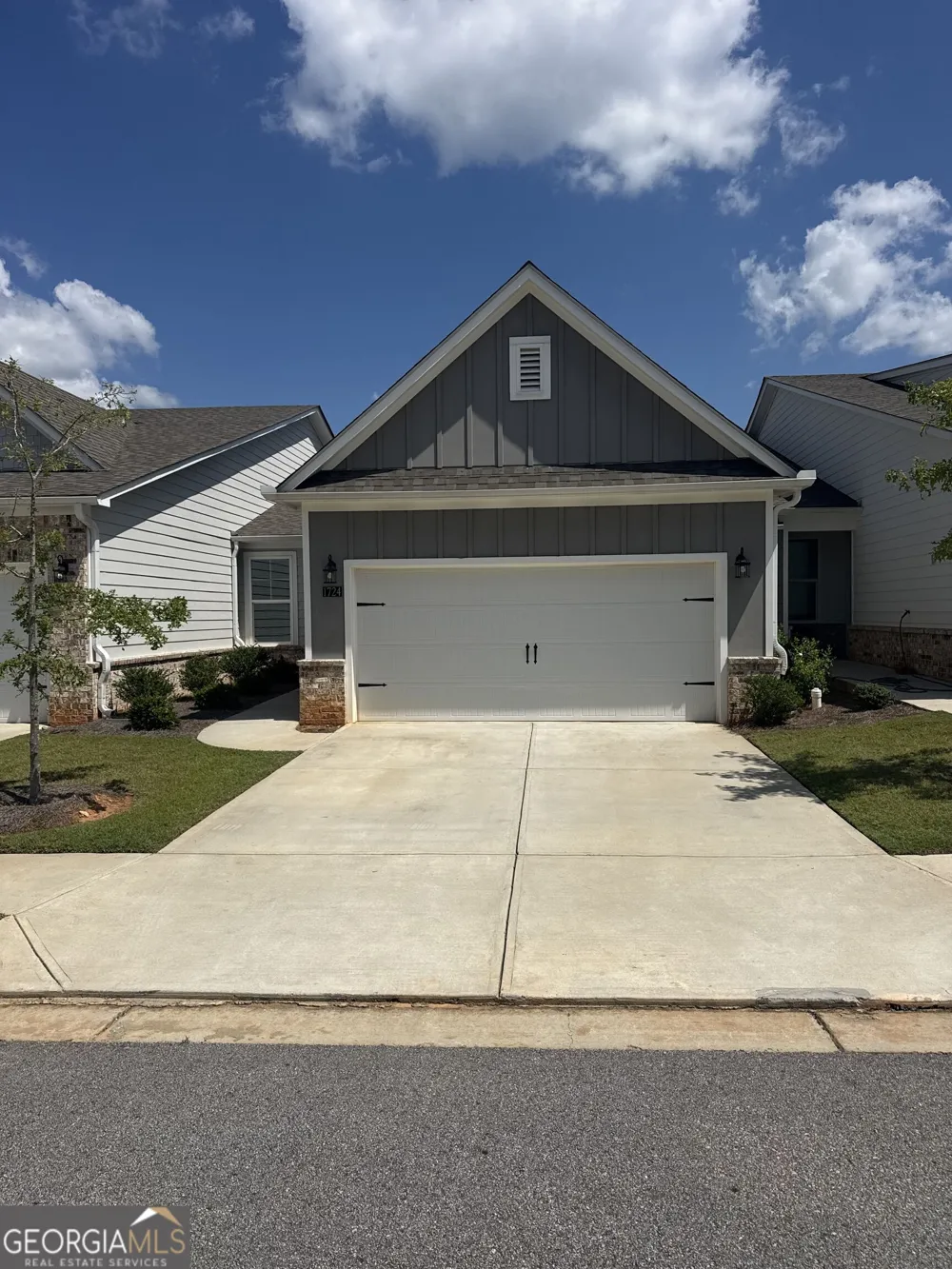 1724 Tolstoy LN Stockbridge, GA 30281