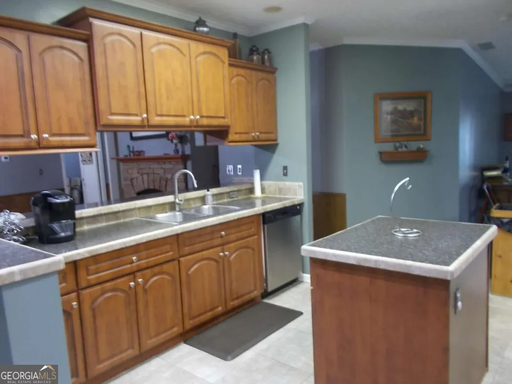 416 Old Jones RD Whitesburg, GA 30185