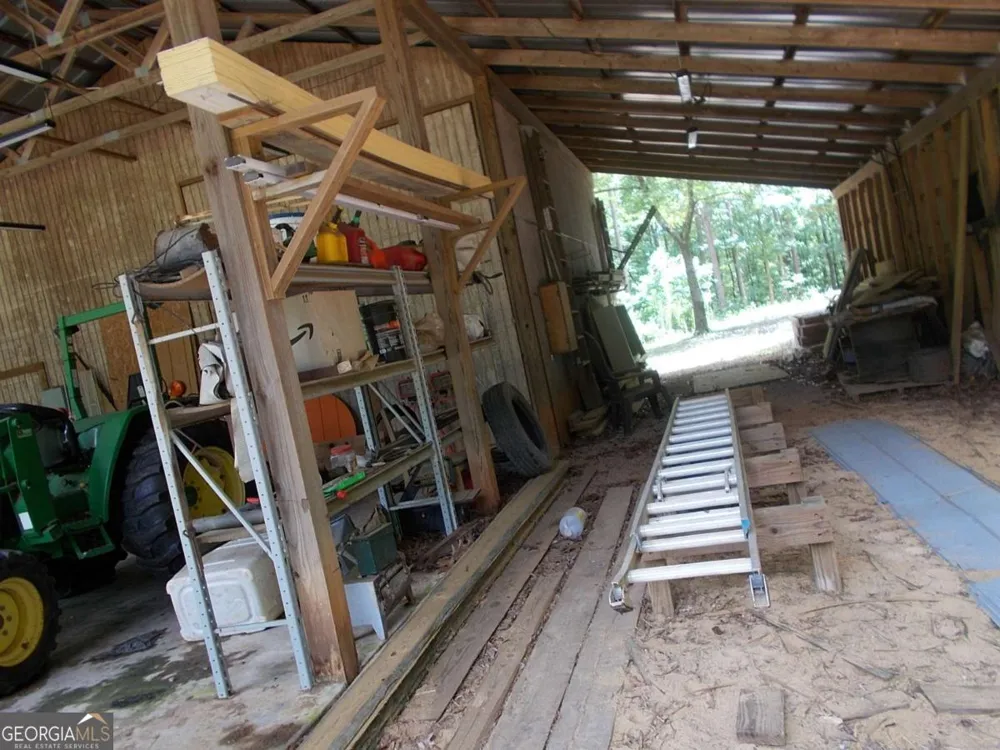 416 Old Jones RD Whitesburg, GA 30185