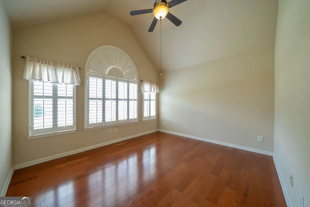 18 Mary LN NE White, GA 30184