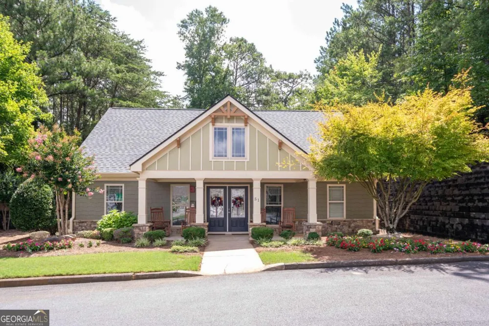 18 Mary LN NE White, GA 30184