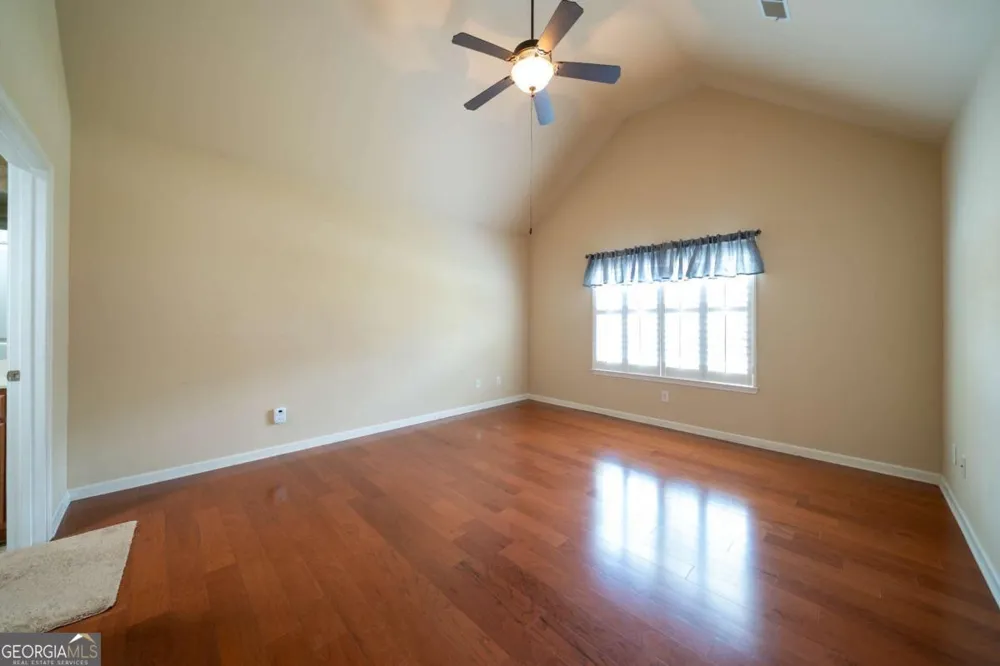 18 Mary LN NE White, GA 30184