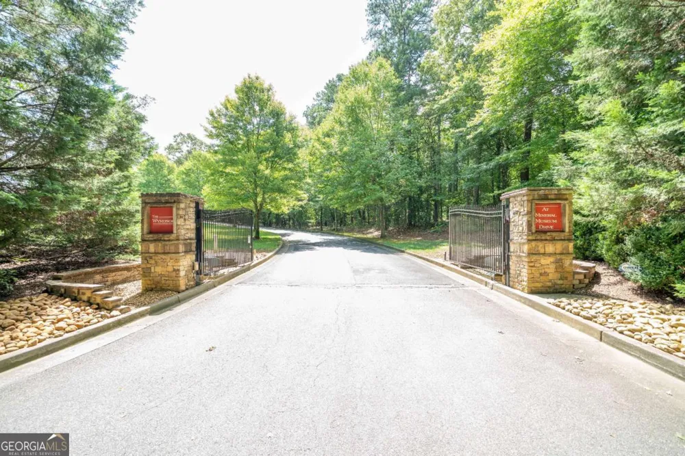 18 Mary LN NE White, GA 30184