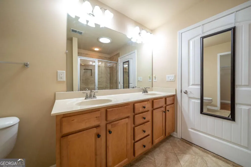 18 Mary LN NE White, GA 30184