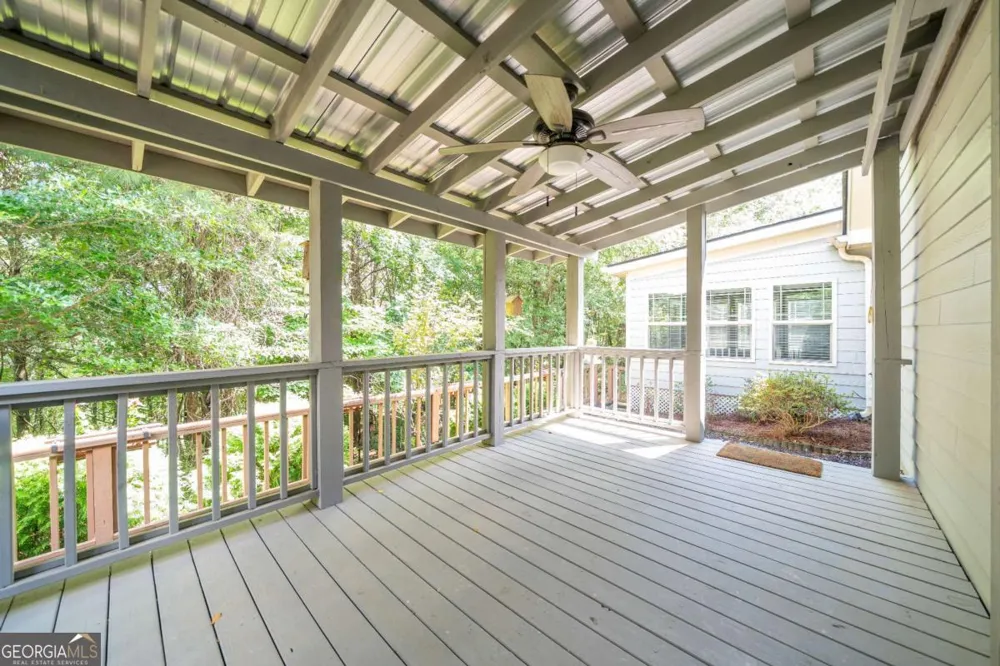 18 Mary LN NE White, GA 30184