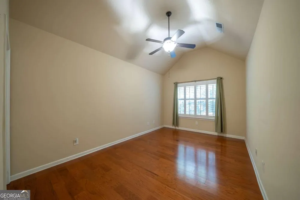 18 Mary LN NE White, GA 30184