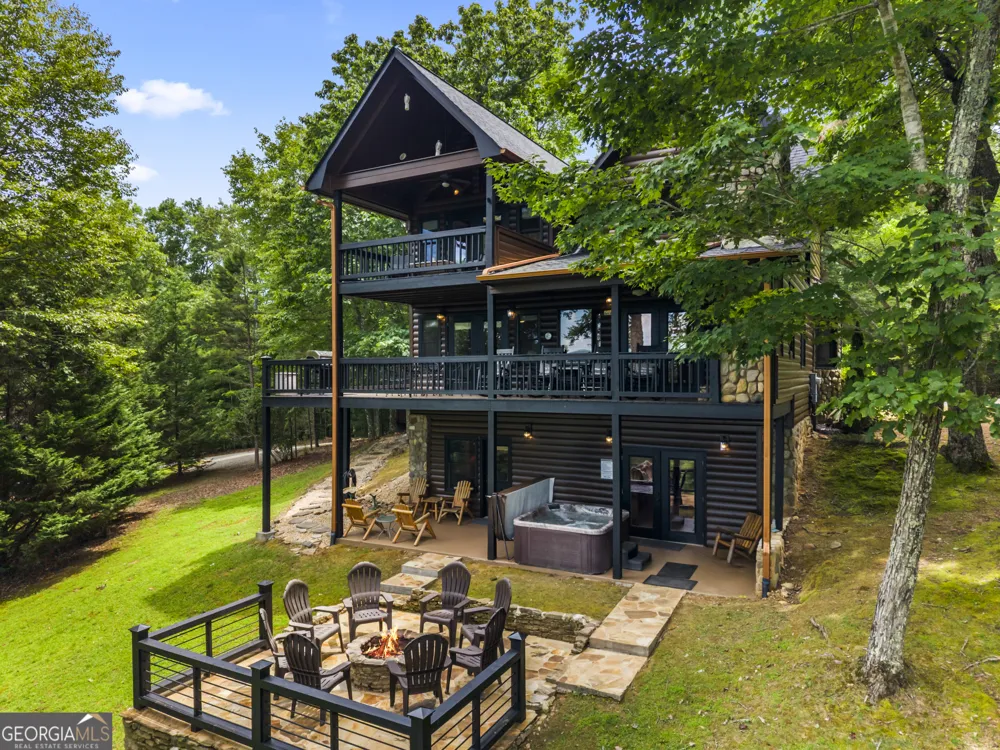 353 Robinson Thomas RD Morganton, GA 30560