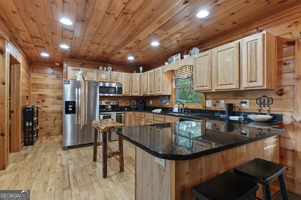 353 Robinson Thomas RD Morganton, GA 30560