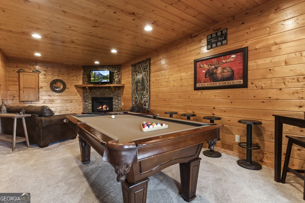 353 Robinson Thomas RD Morganton, GA 30560