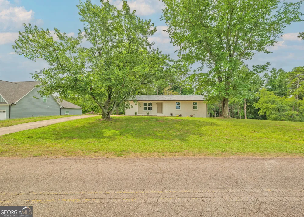 329 Church ST Pendergrass, GA 30567