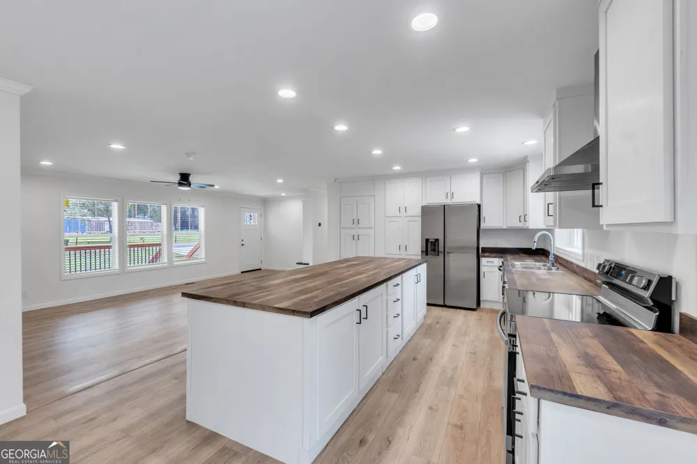 108 Old River RD Iva, SC 29655