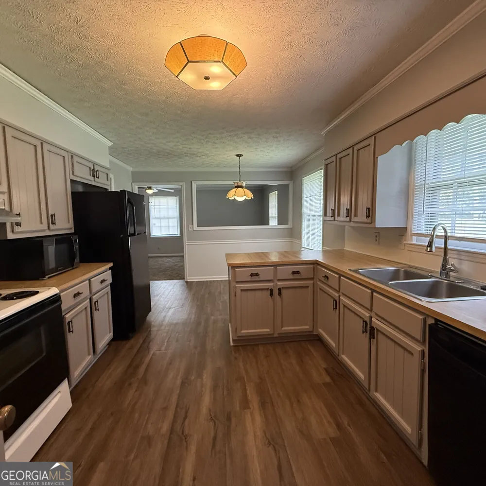 4101 Springlake CIR Buford, GA 30519