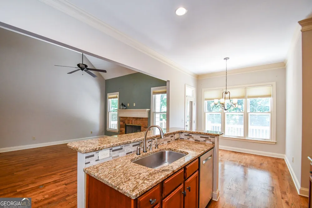 173 Indian Oak DR Waleska, GA 30183
