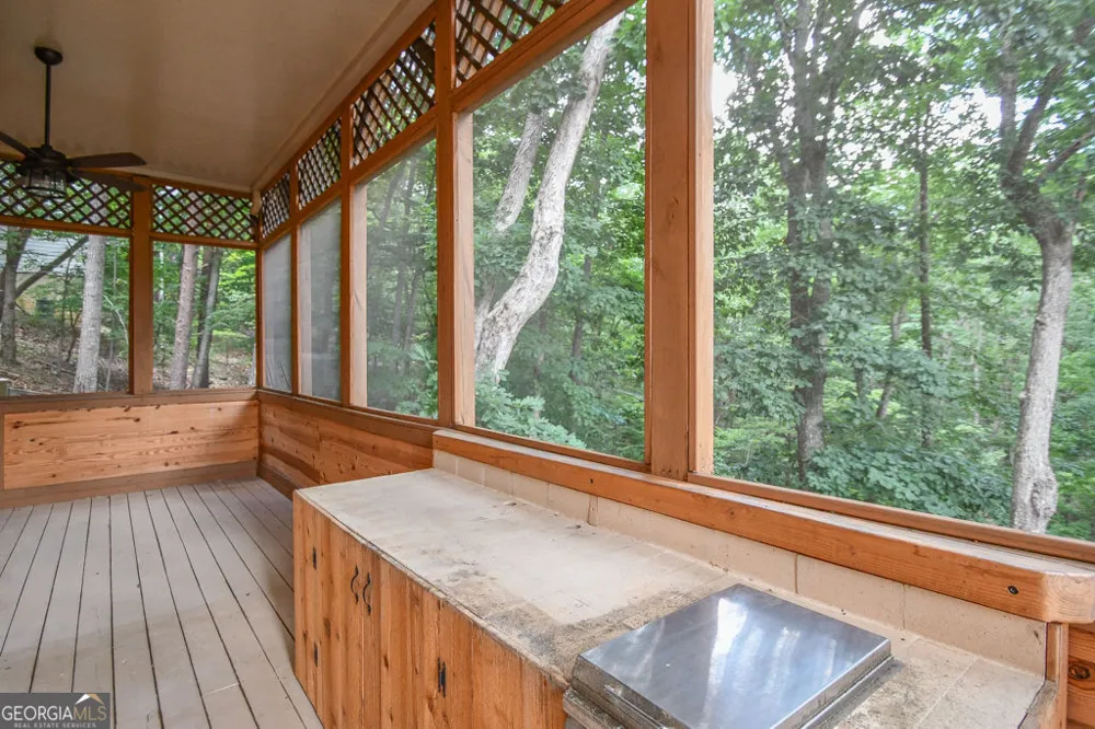 173 Indian Oak DR Waleska, GA 30183