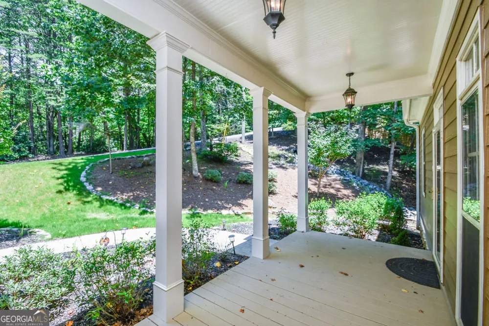 173 Indian Oak DR Waleska, GA 30183