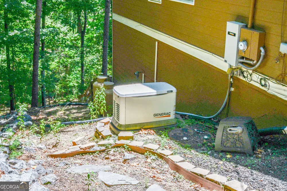 173 Indian Oak DR Waleska, GA 30183