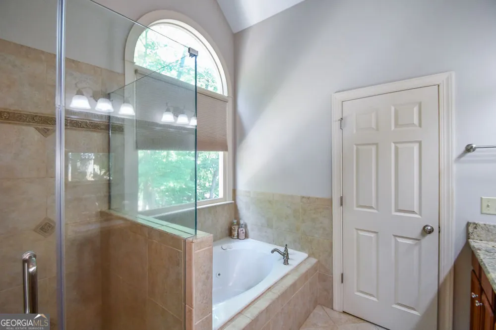 173 Indian Oak DR Waleska, GA 30183