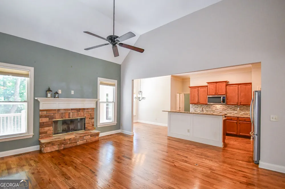 173 Indian Oak DR Waleska, GA 30183