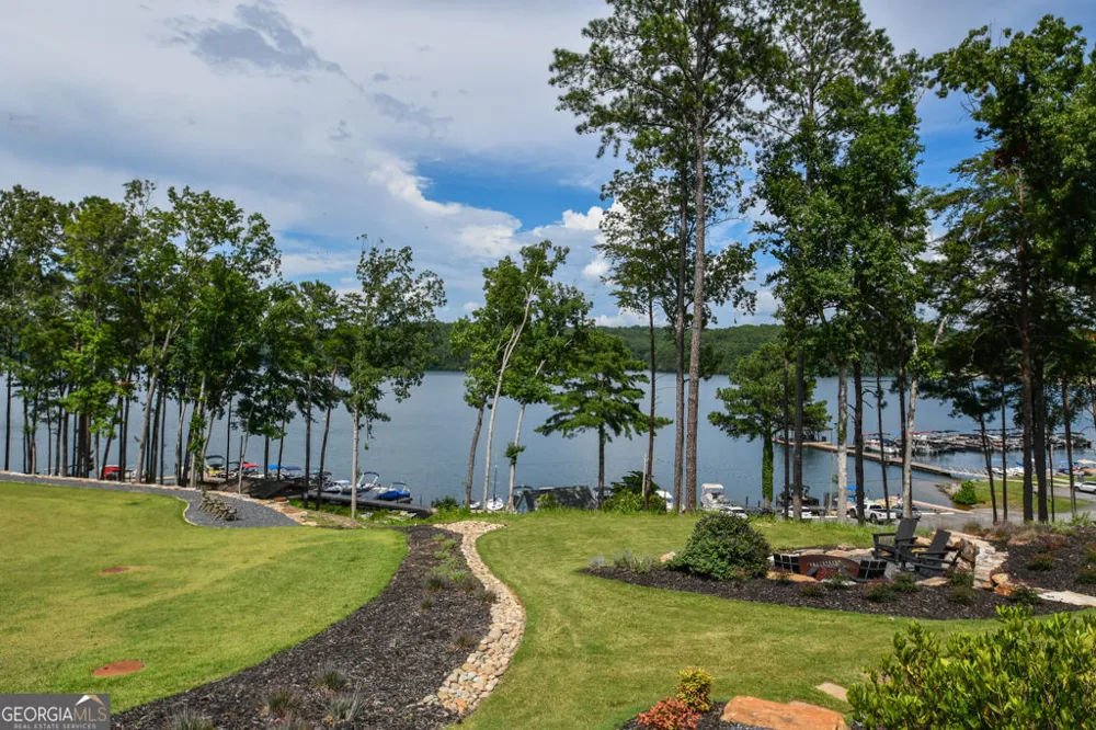 173 Indian Oak DR Waleska, GA 30183