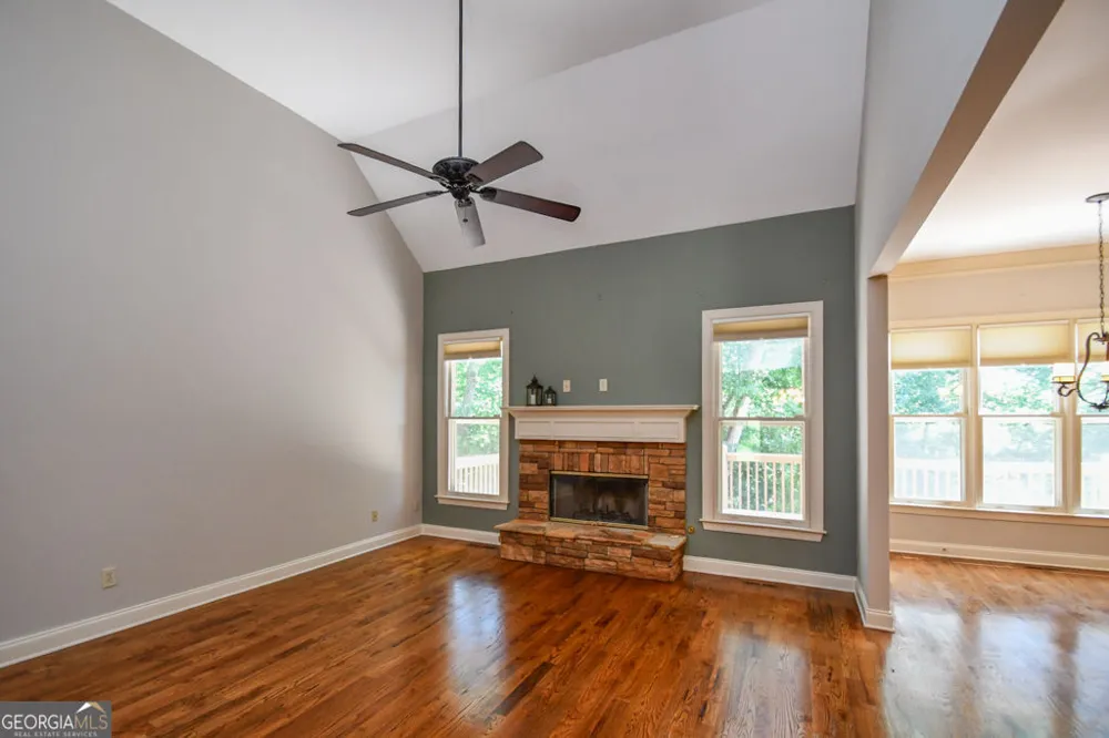 173 Indian Oak DR Waleska, GA 30183