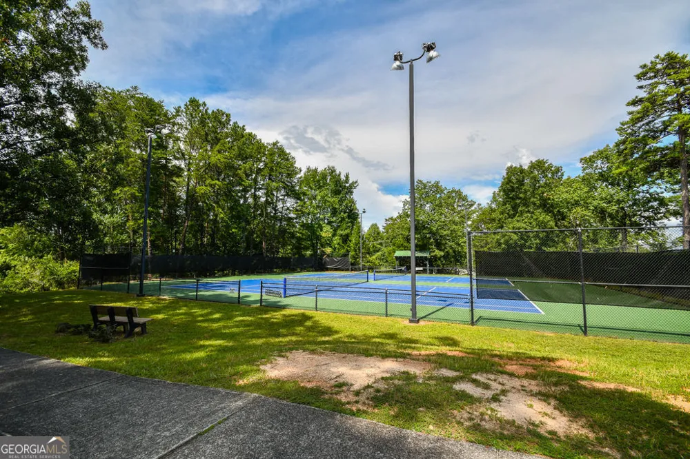 173 Indian Oak DR Waleska, GA 30183