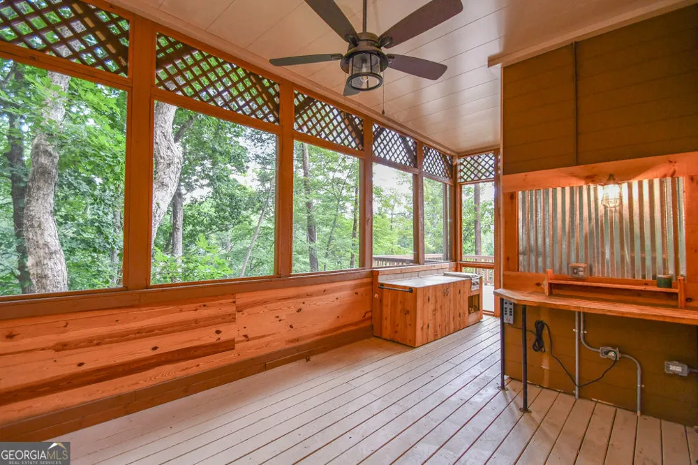 173 Indian Oak DR Waleska, GA 30183