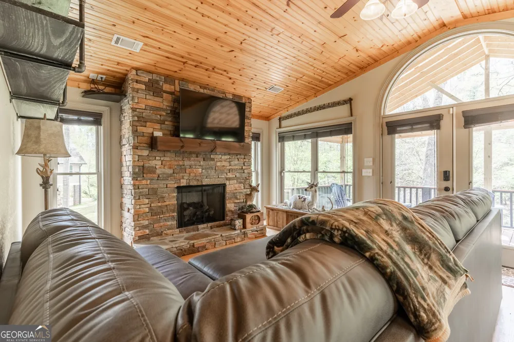 597 Meadow Brook LN Royston, GA 30662