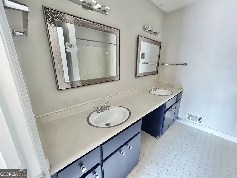 1 Duffers CT Kennesaw, GA 30144