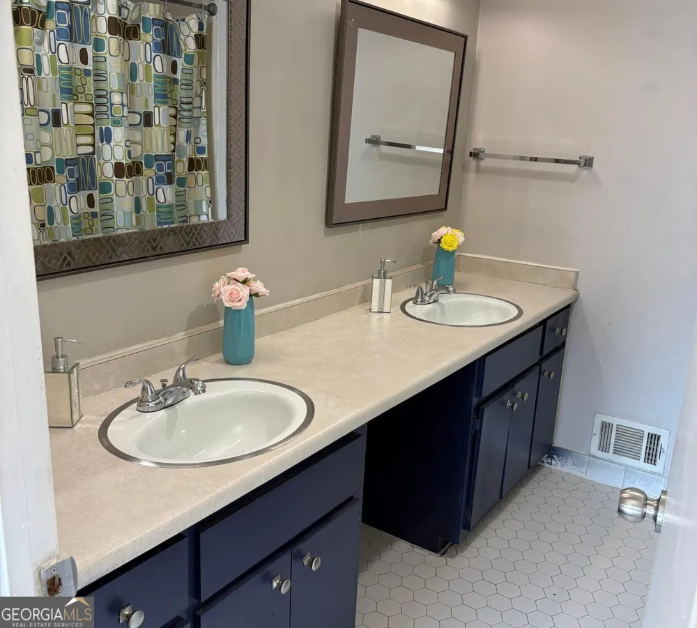 1 Duffers CT Kennesaw, GA 30144