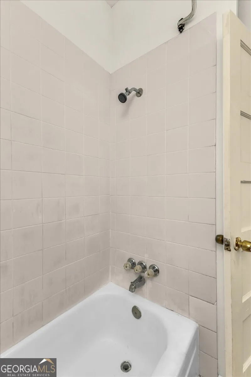 444 Price ST Savannah, GA 31401