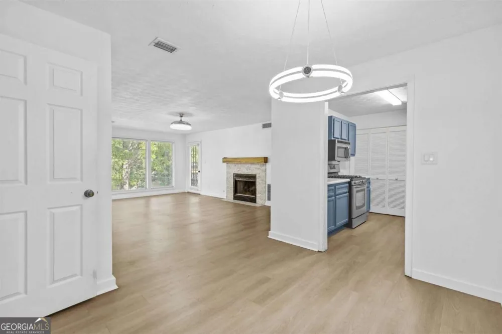204 Berkeley Woods DR Duluth, GA 30096