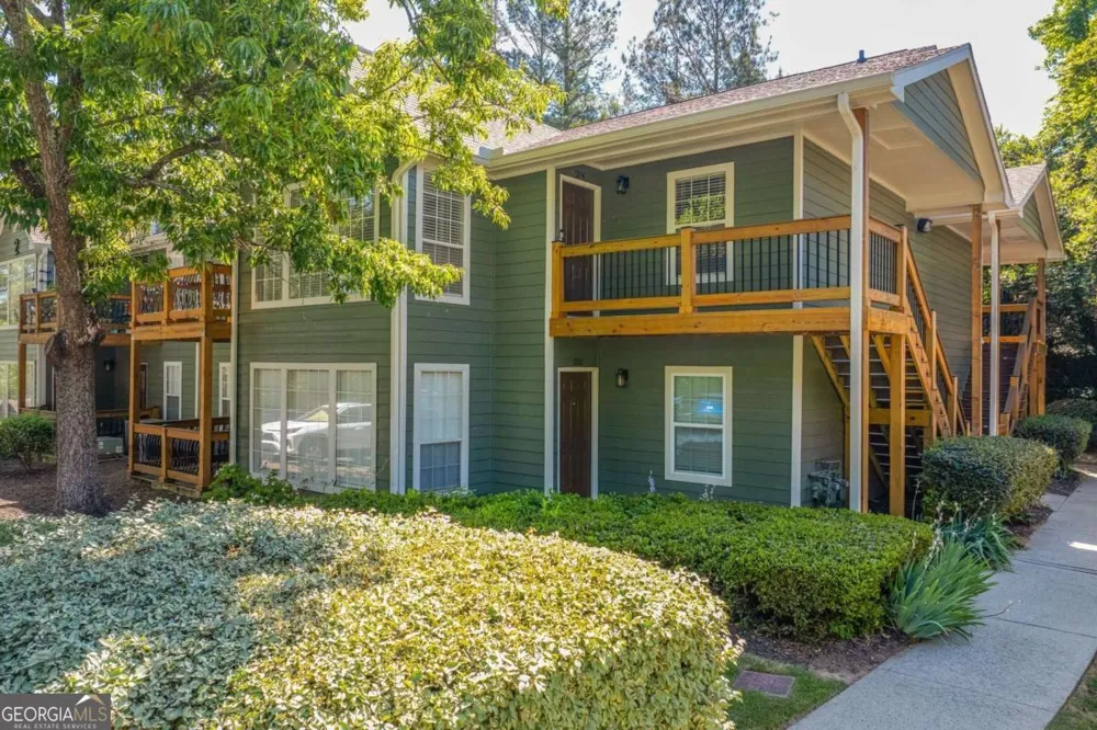 204 Berkeley Woods DR Duluth, GA 30096