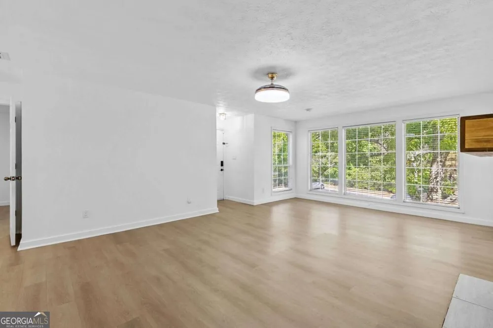 204 Berkeley Woods DR Duluth, GA 30096