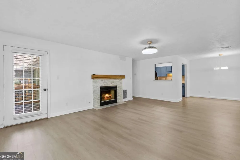 204 Berkeley Woods DR Duluth, GA 30096