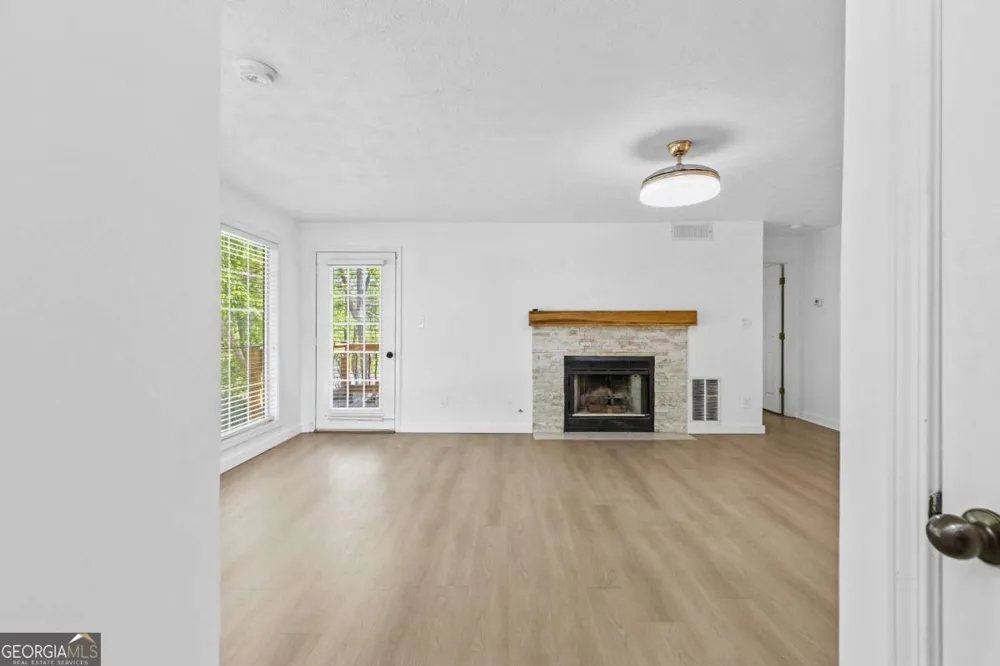 204 Berkeley Woods DR Duluth, GA 30096
