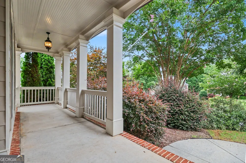 1762 Country Wood DR Hoschton, GA 30548
