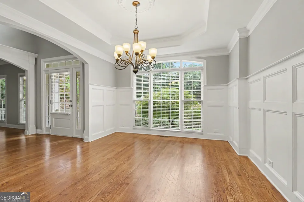 1762 Country Wood DR Hoschton, GA 30548